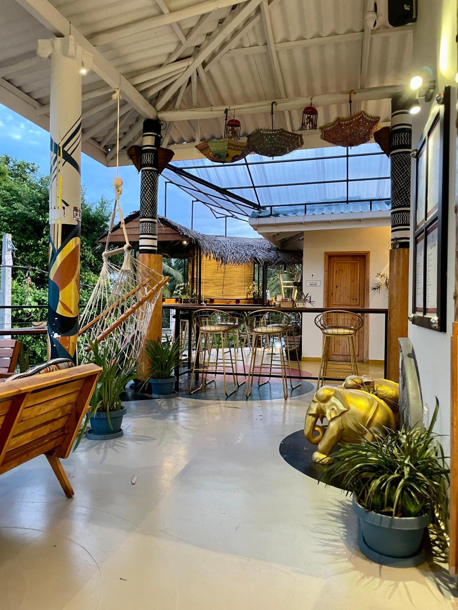 Habibi Hostel & Restaurant Unawatuna Bagian luar foto