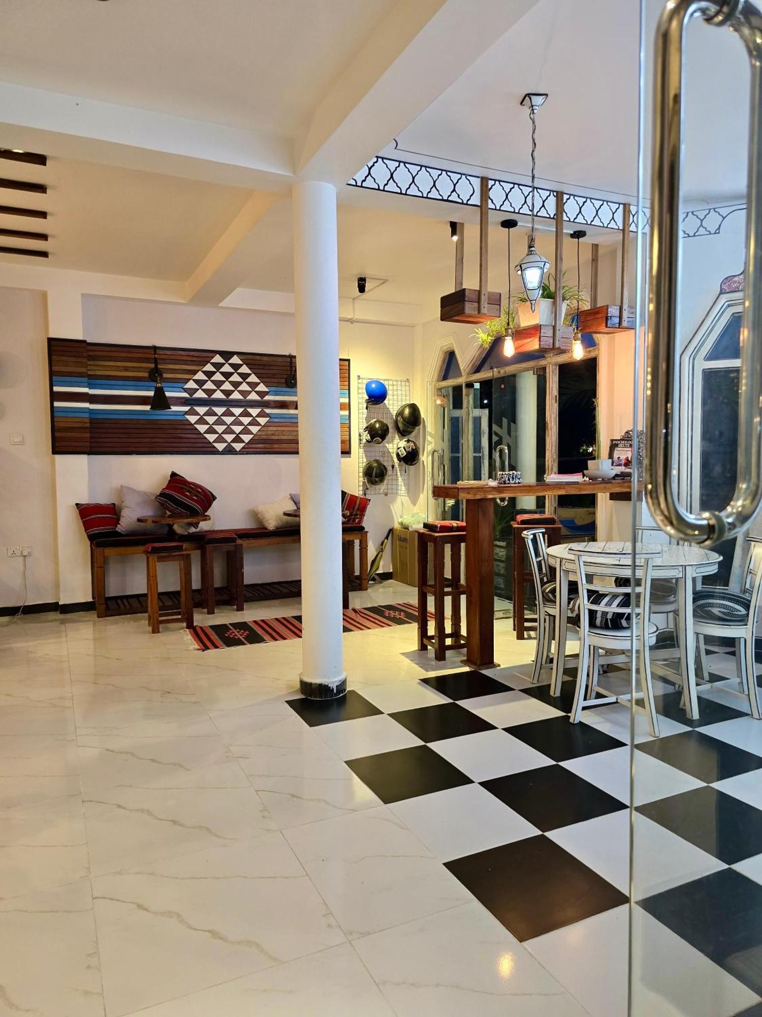 Habibi Hostel & Restaurant Unawatuna Bagian luar foto
