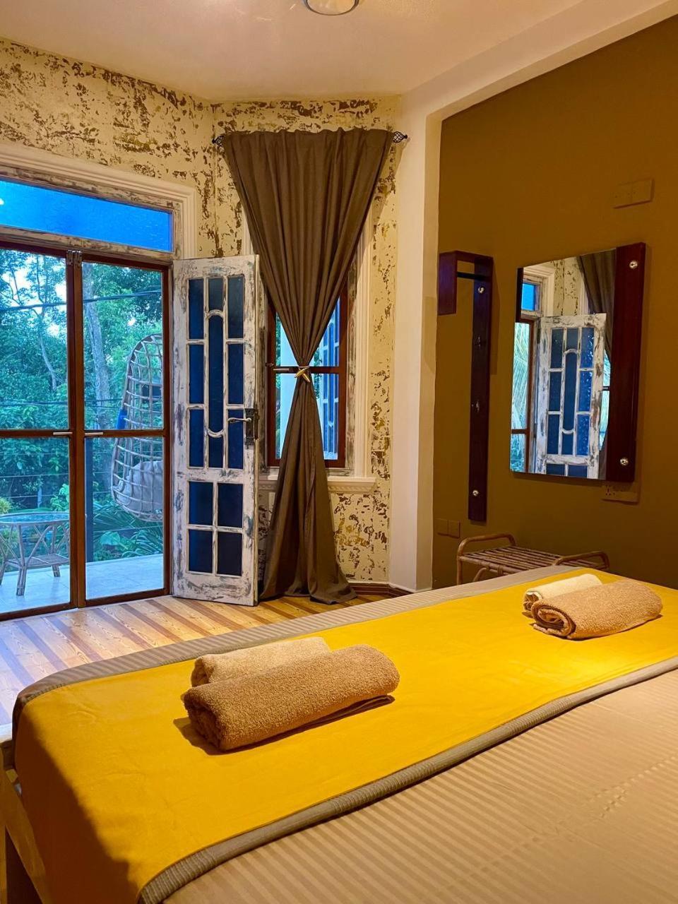 Habibi Hostel & Restaurant Unawatuna Bagian luar foto