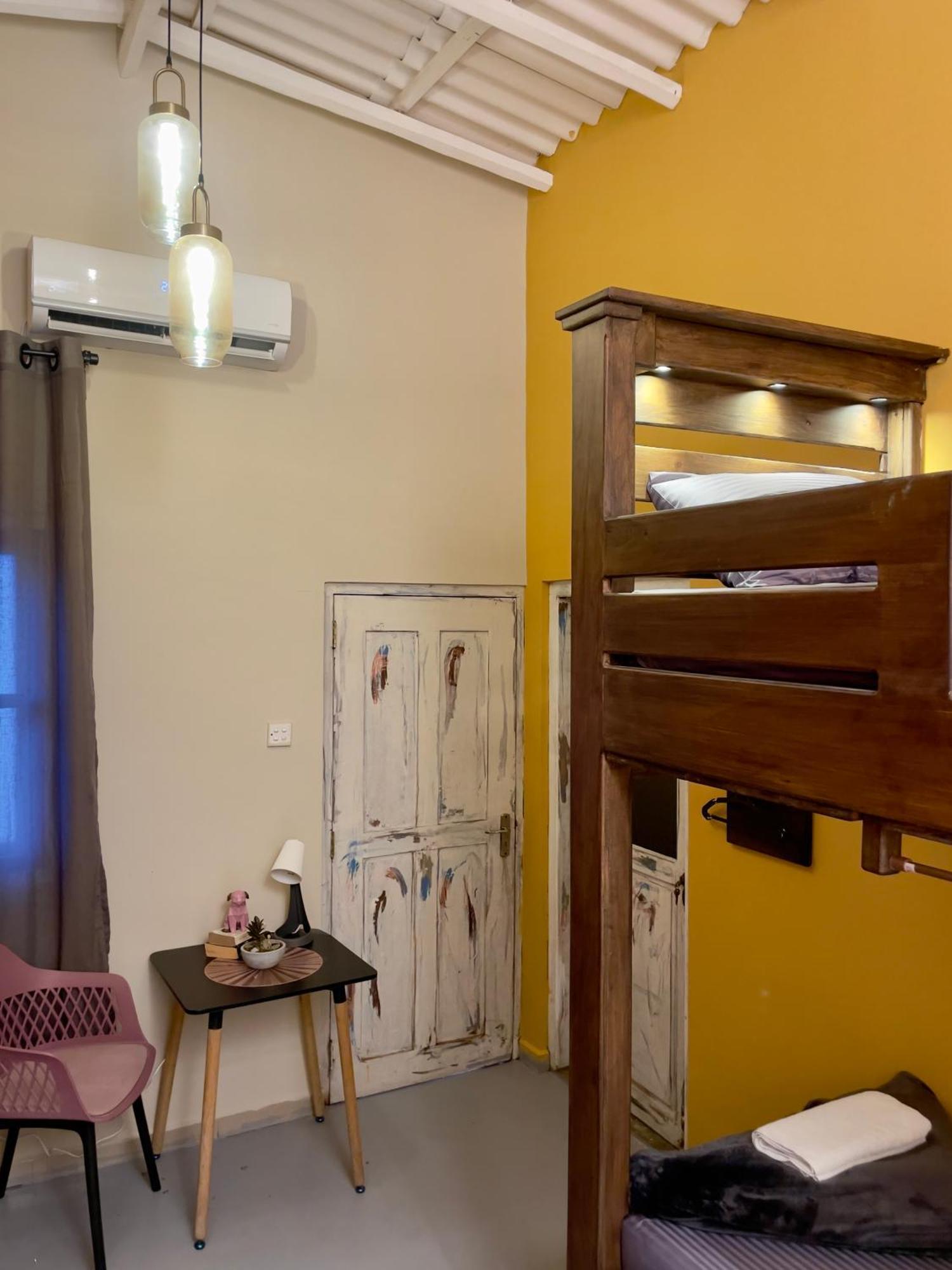Habibi Hostel & Restaurant Unawatuna Bagian luar foto
